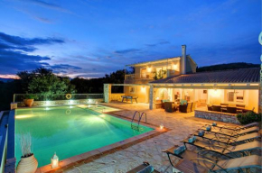 Luxurious Villa with Private Pool and Sea View